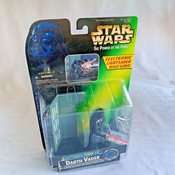 STAR WARS POTF DARTH VADER ELECTRONIC POWER F/X  1996 Kenner Box Damage - Picture 1 of 7